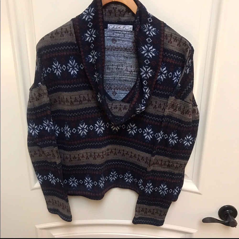 Cute sweater Big cowl neck! Have a great day!🍁😀